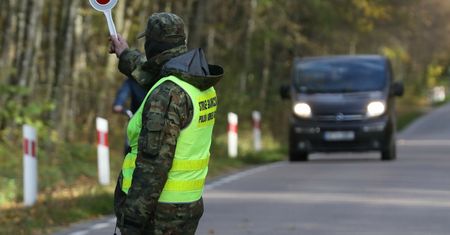 29 migrantów w placówce, są z nimi dzieci. Straż Graniczna ujawnia informacje