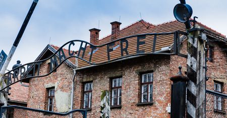 Miejsca pamięci w Polsce. Historia, której nie wolno zapomnieć