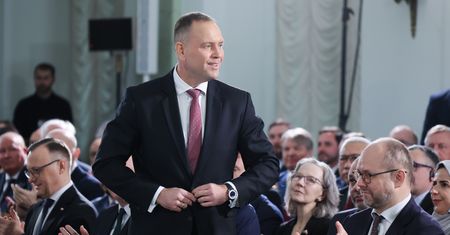 Ujawnili recenzję pracy doktorskiej Nawrockiego