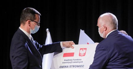 Wybory 2020. Rząd pomaga Andrzejowi Dudzie w kampanii wyborczej? Opozycja pyta o koszty