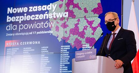 Mandat na 1 listopada? Cmentarze będą otwarte, ale policja czujna. Nowe obostrzenia są w grze