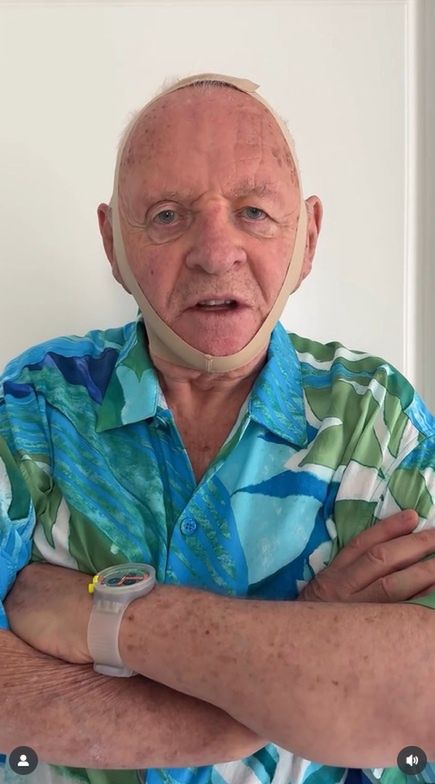 Anthony Hopkins w masce od Kim Kardashian
