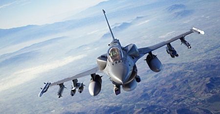 Niewidzialna tarcza dla F-16. Udane testy systemu WRE Viper Shield