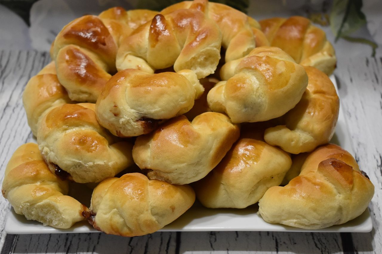 Domowe drożdżowe rogaliki