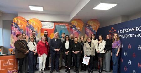 Nowi partnerzy OstrejKarty. Ponad 50 firm w programie, kolejne zniżki dla mieszkańców
