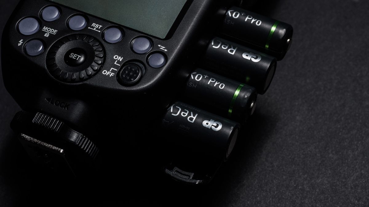 Jak wybrać najlepsze akumulatorki do lamp błyskowych? 1