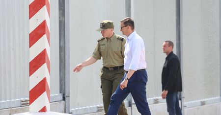 PiS pyta o wpuszczanie nielegalnych imigrantów. Ekonomistka: oczekuje odpowiedzi "tak"