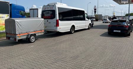 Pijany kierowca busa zatrzymany na A1. Wiózł 14 pasażerów