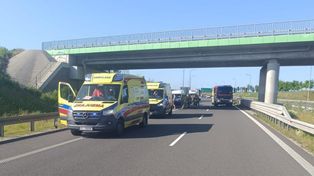 Wypadek na S3 pod Jaworem. Cztery osoby w szpitalu, kierowca BMW zbiegł