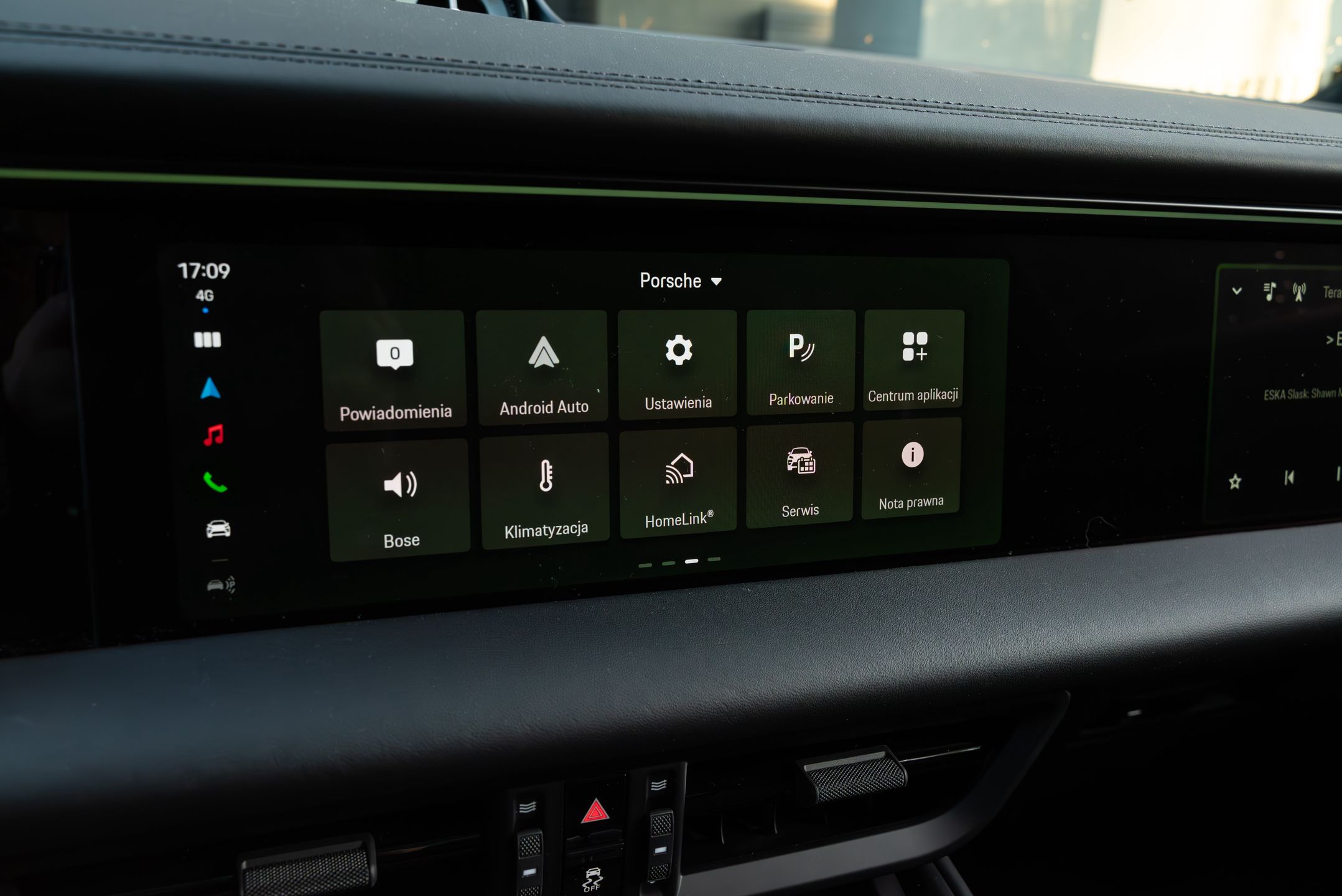 Porsche Macan 4 EV