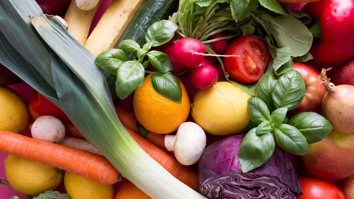 Dieta ma duży wpływ na to, jak znosimy upały. 