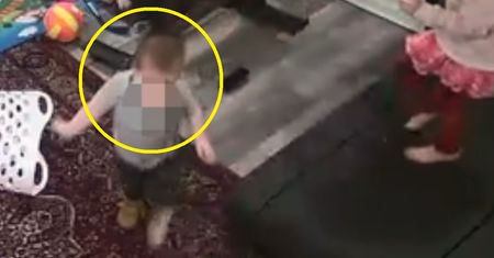 Sekundę później rozegrał się dramat. Nagranie trafiło do sieci ku przestrodze