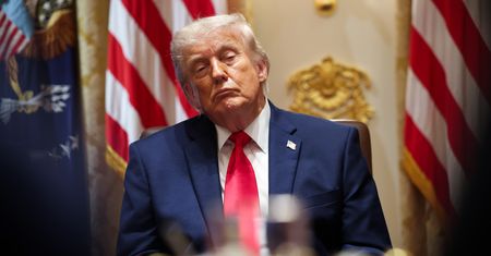Dane z USA trzęsą giełdami. Dolar rekordowo drogi