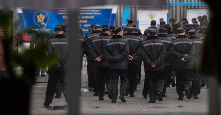 Wchodzą do więzień w Rosji. Alarmują o przymusowej mobilizacji