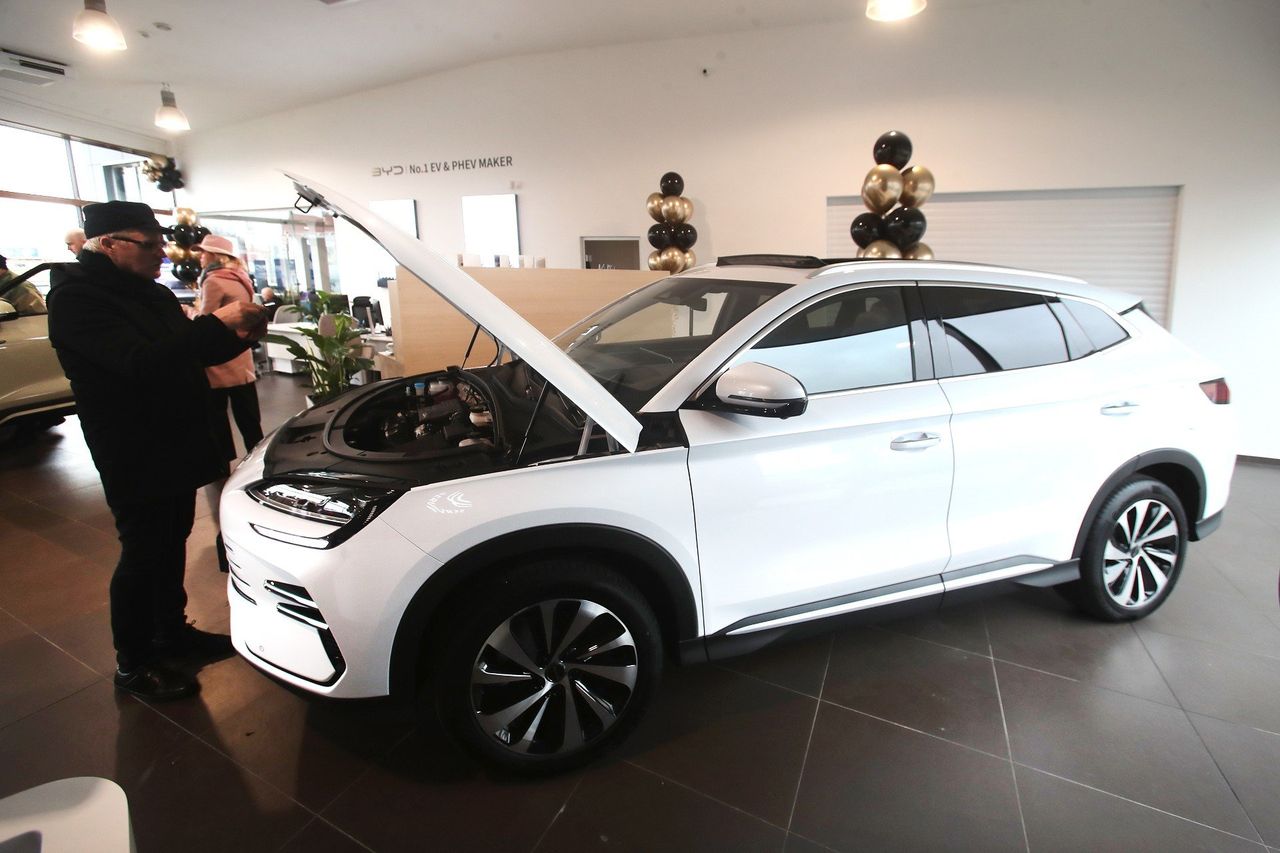 Zakup samochodu. W ten sposób Polacy coraz chętniej kupują auta