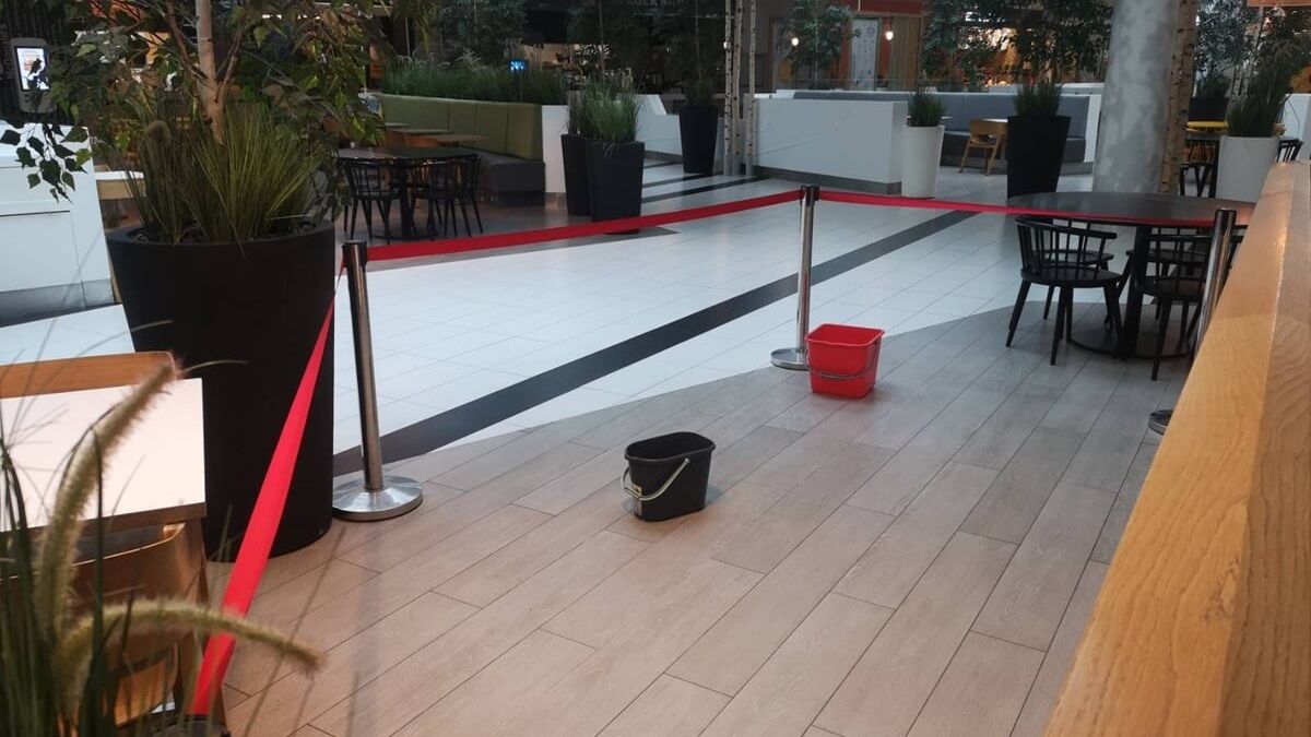 Przeciekający dach w galerii handlowej VIVO! Lublin