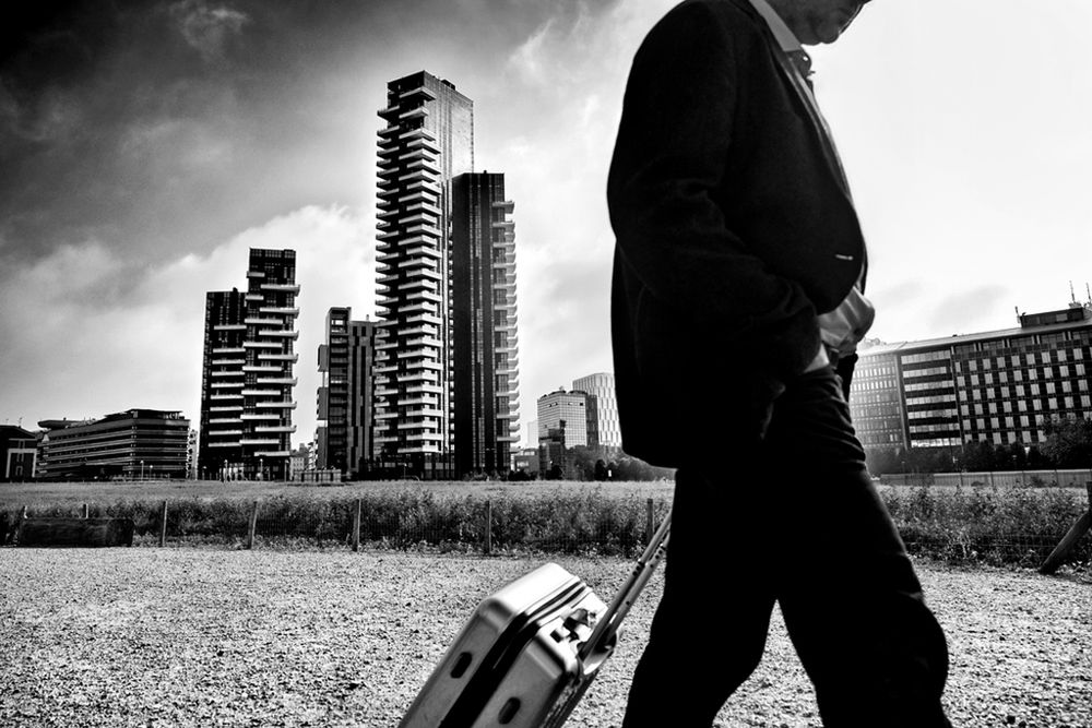 Fotografia uliczna pozbawiona twarzy w projekcie Diego Bardone 18