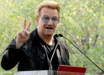 Bono z U2 został… "KOBIETĄ ROKU Glamour"!