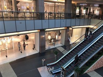 Koronawirus uderza w handel. Ograniczamy zakupy