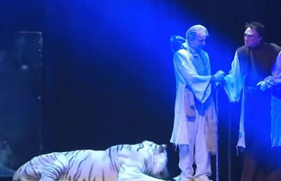 Apple TV+ kręci nowy serial na podstawie popularnego podcastu o iluzjonistach