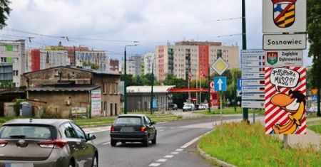 Sosnowiec. Przy wymianie torowiska uszkodzili drogę, teraz naprawią