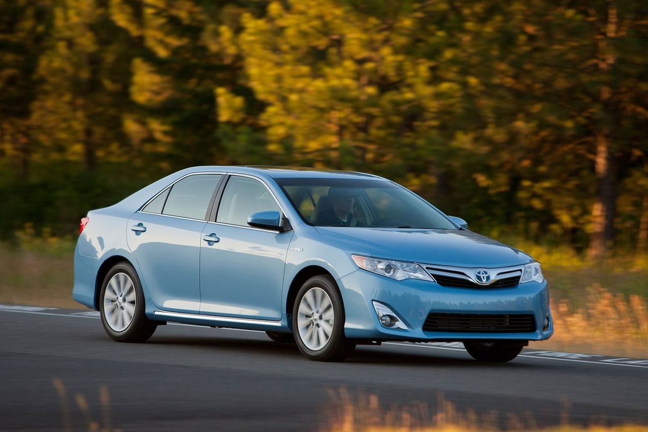 Toyota Camry Hybrid jest najpopularniejszą hybrydą nie będącą Priusem