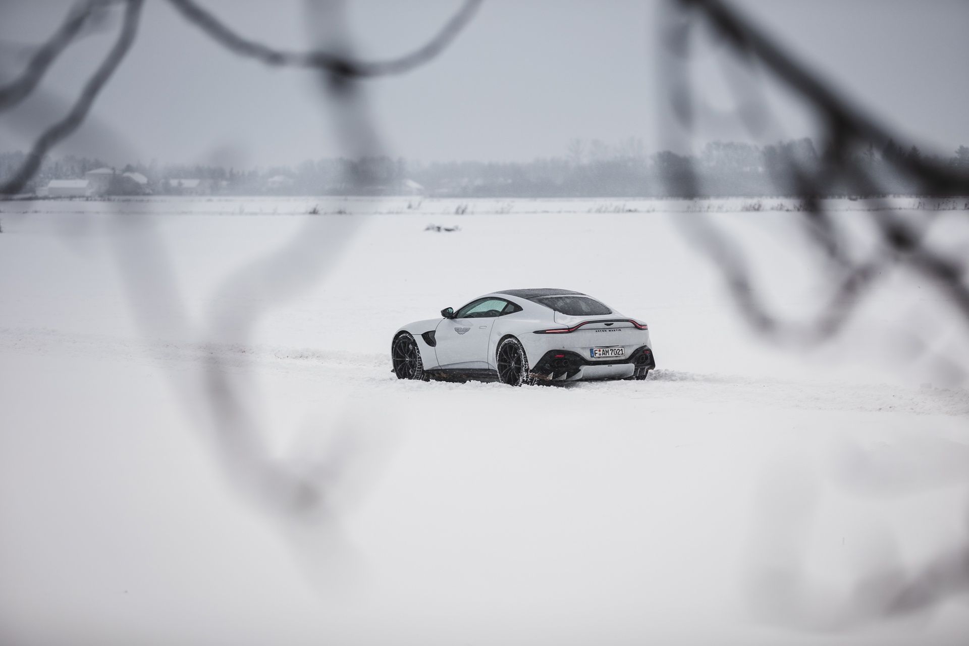 Aston Martin Vantage (2022)
