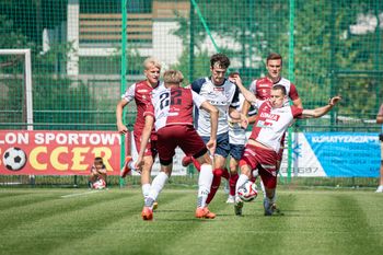 ŁKS Łomża już liderem III ligi. Podopieczni trenera Marcina Sasala pokonali KS Wasilków 2:0. Wpadka Jagiellonii II
