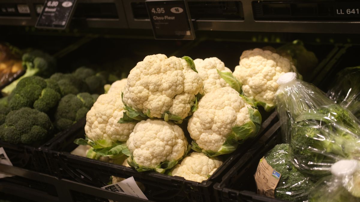 Obrywanie liści kalafiora budzi emocje wśród klientów sieci