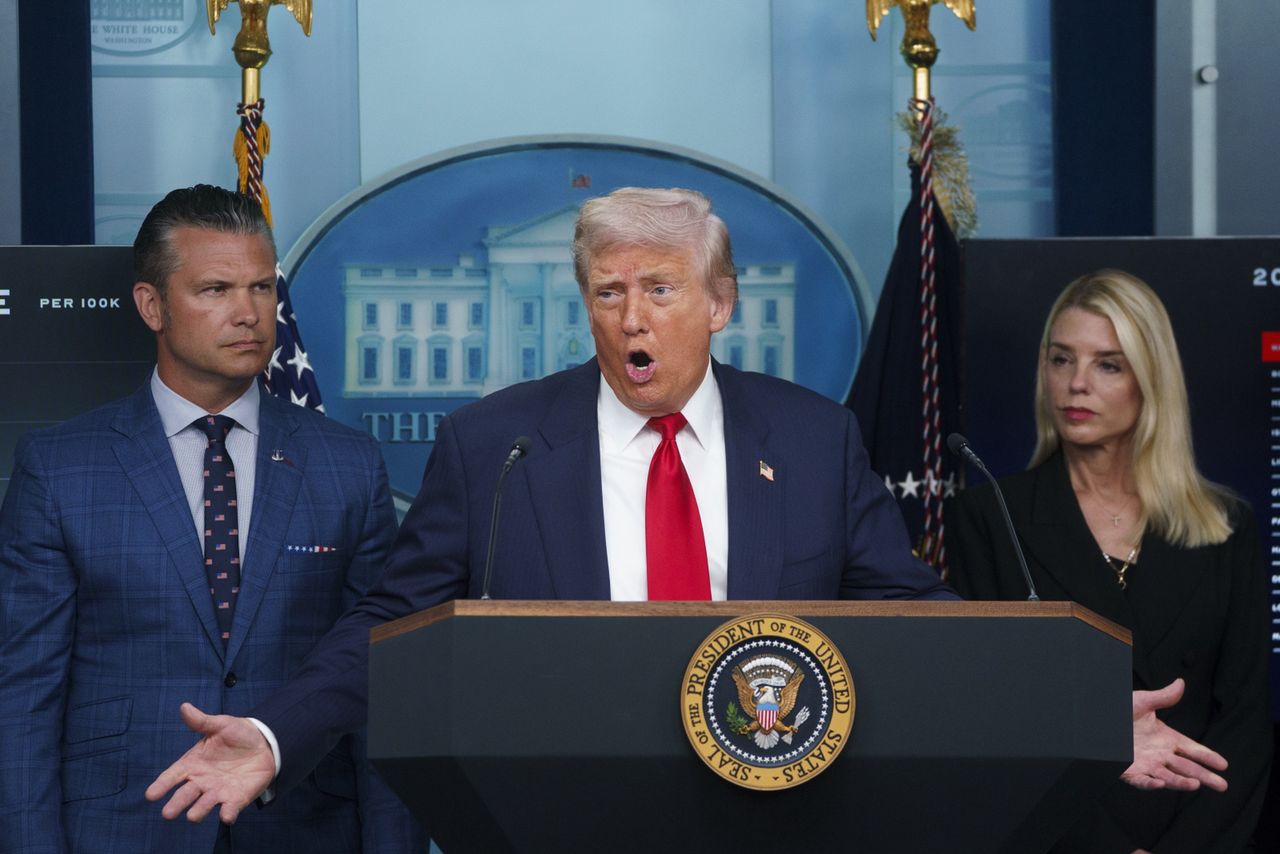 "To żenujące". Trump zdenerwowany Waszyngtonem przed spotkanie z Putinem