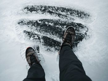 Co zrobić, żeby buty się nie ślizgały? Oto sposoby szewca na śliskie buty