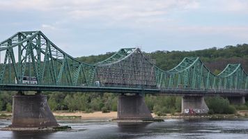 Kolejne nocne zamknięcie mostu stalowego we Włocławku. Utrudnienia potrwają kilka dni