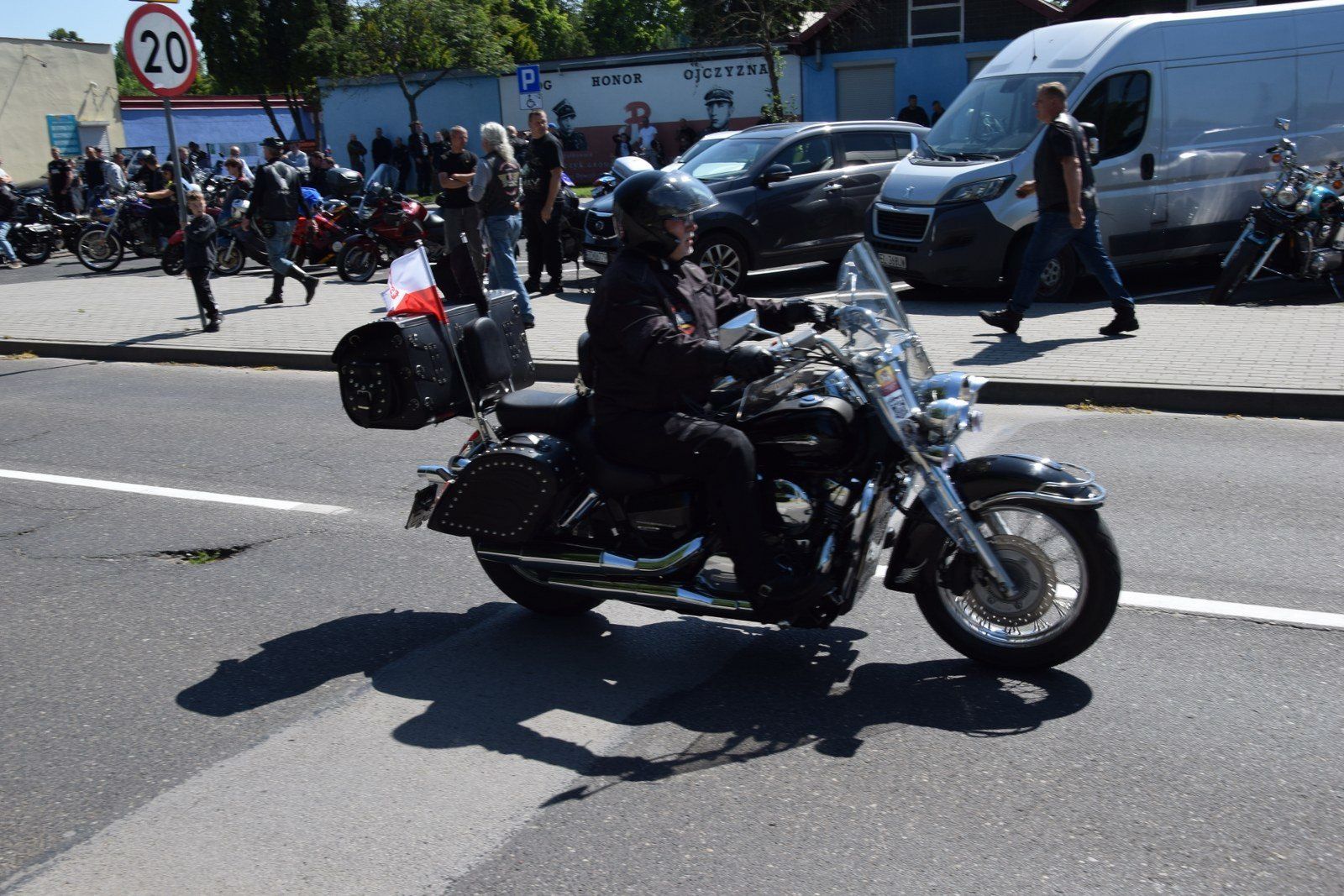 Piknik motocyklowy 2025 w Zduńskiej Woli. Parada przejechała przez miasto