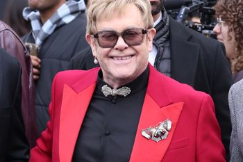 Mało kto pamięta, że miał żonę. Przed ślubem spędził noc z kochankiem