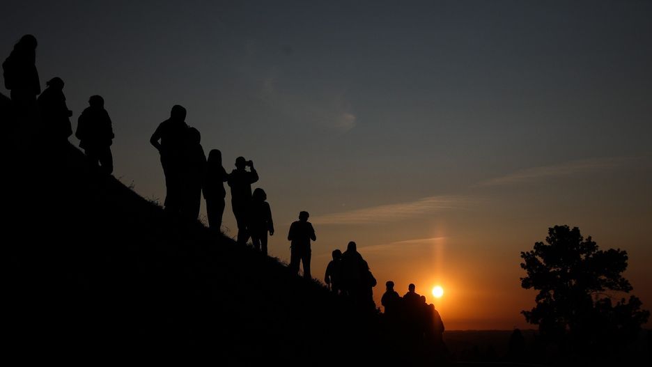 Wschód słońca na kopcu Krakusa. Tak rozpoczął się najdłuższy dzień 2025 roku