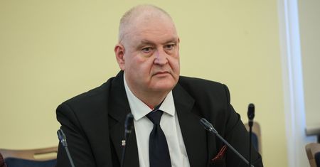 Zawieszenie Ostrowskiego. Prezes TK pokazuje pismo
