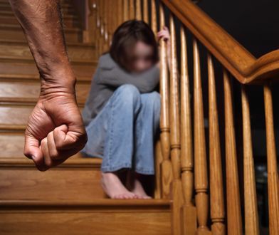 Przeżyła piekło przemocy w dzieciństwie. "Pamiętam siniaki, pręgi na skórze i ten wstyd"