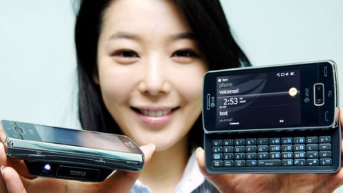 LG GW820 eXpo z procesorem 1GHz i projektorem 1