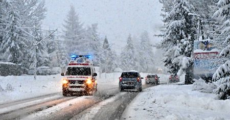 Koszmar na ulicach. Seria wypadków, policja apeluje o ostrożność