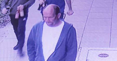 Warszawa. Zrobił to kobiecie w autobusie. Szuka go policja