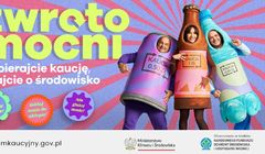 Olga Bołądź, Piotr Polak i Sebastian Stankiewicz jako butelki i puszka. To kampania promująca system kaucyjny