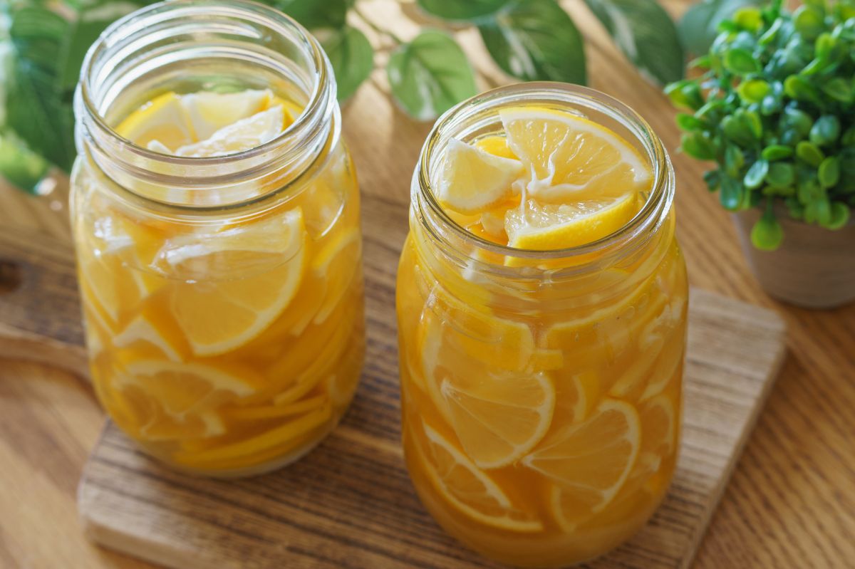 Homemade lemon syrup: Your cozy tea companion this winter