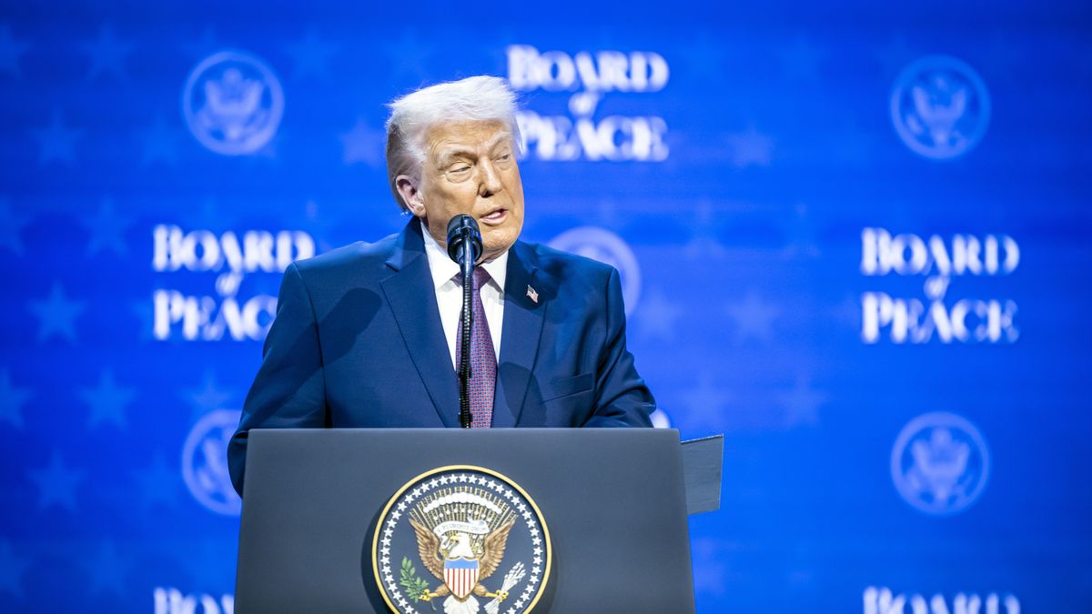 World Economic Forum 2026 in Davos
epa12670235 US President Donald Trump speaks at the 'Board of Peace' meeting during the 56th annual meeting of the World Economic Forum (WEF), in Davos, Switzerland, 22 January 2026. The 2026 summit, running from 19 to 23 January and held under the theme 'A Spirit of Dialogue,' brings together global political leaders, corporate executives, and scientists to address international challenges.  EPA/GIAN EHRENZELLER 
Dostawca: PAP/EPA.
GIAN EHRENZELLER
ECONOMICS, POLITICS, WEF, World Economic Forum