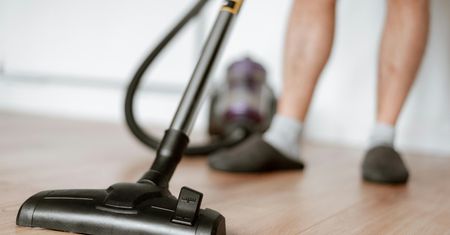 Ukryta funkcja rury odkurzacza. Ułatwi sprzątanie i nie tylko