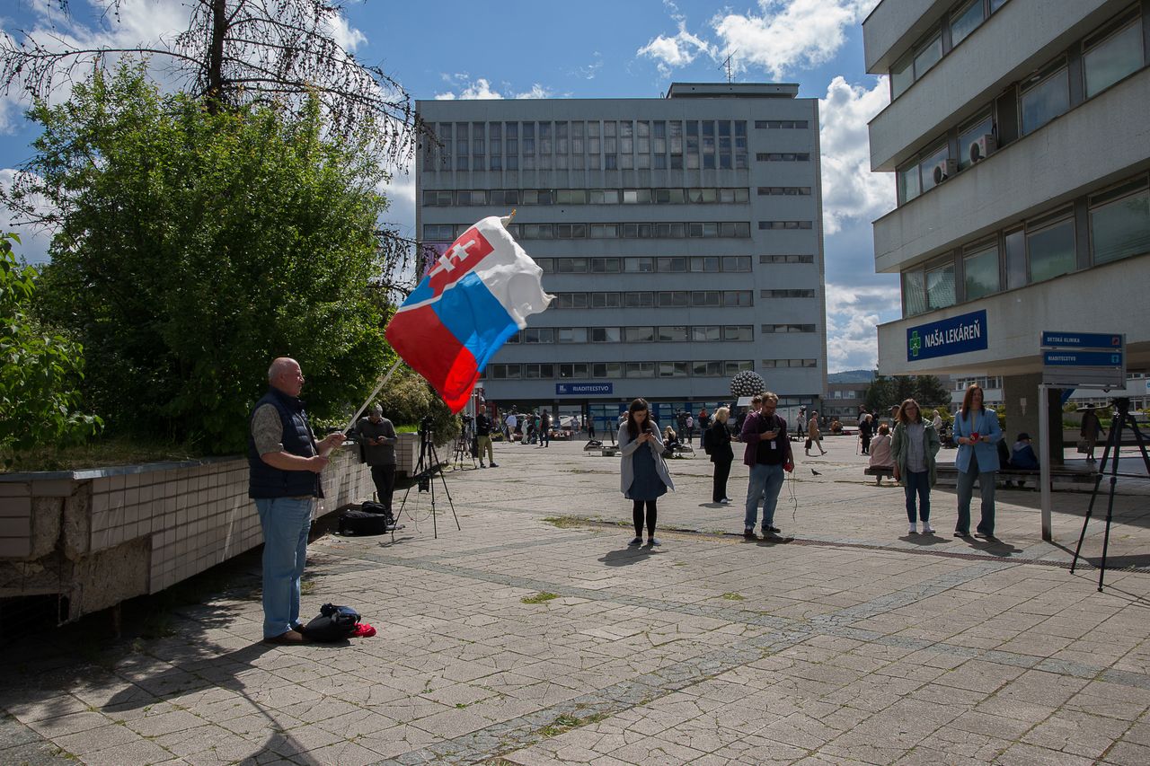 Słowacy w szoku po zamachu na premiera Fico. "Coś się psuje"