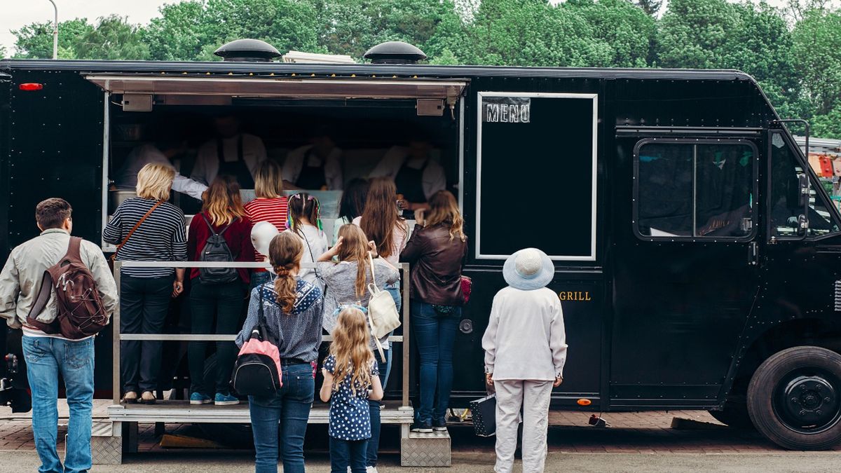 Food trucki pod lupą IJHARS. Oto co wykryto podczas kontroli