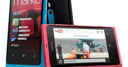 Lumia 800, czyli pierwsza nokia z Windows Phone'em [Podróż w czasie]