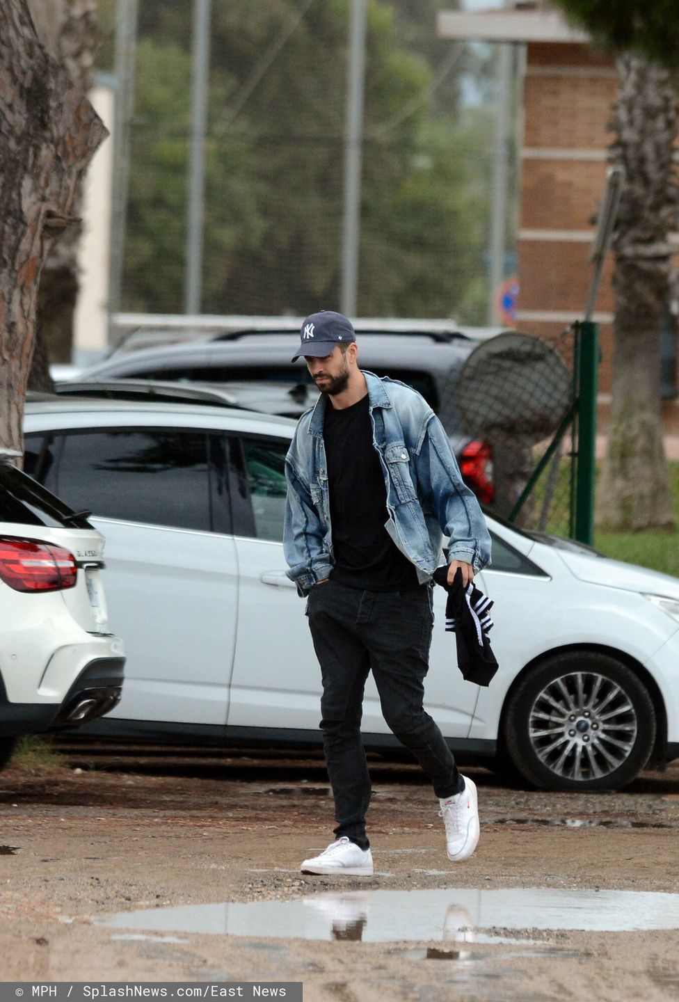 Shakira i Gerard Pique spotkali się na meczu syna