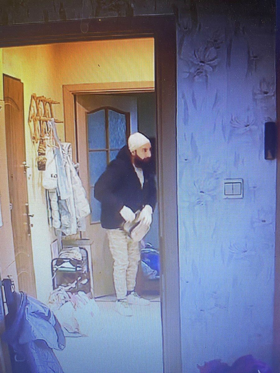Policja prosi o pomoc w schwytaniu mężczyzn