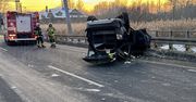 Tarczyn: Poważny wypadek na skrzyżowaniu. Jedno auto dachowało